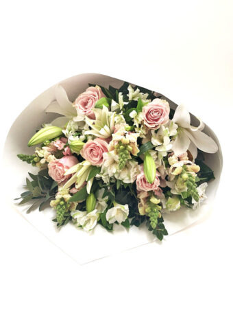 Classic Monte Carlo Pink and White Bouquet - Image 3